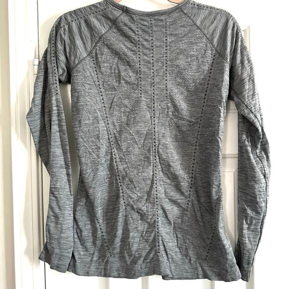 ATHLETA Foothill Long Sleeve Nylon Shirt Top Heathered Gray - Women’s Small - Picture 4 of 5